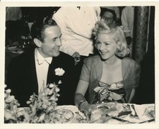 CLAIRE TREVOR WILLIAM BAKEWELL Original CANDID Vintage 1937 Press Snapshot Photo