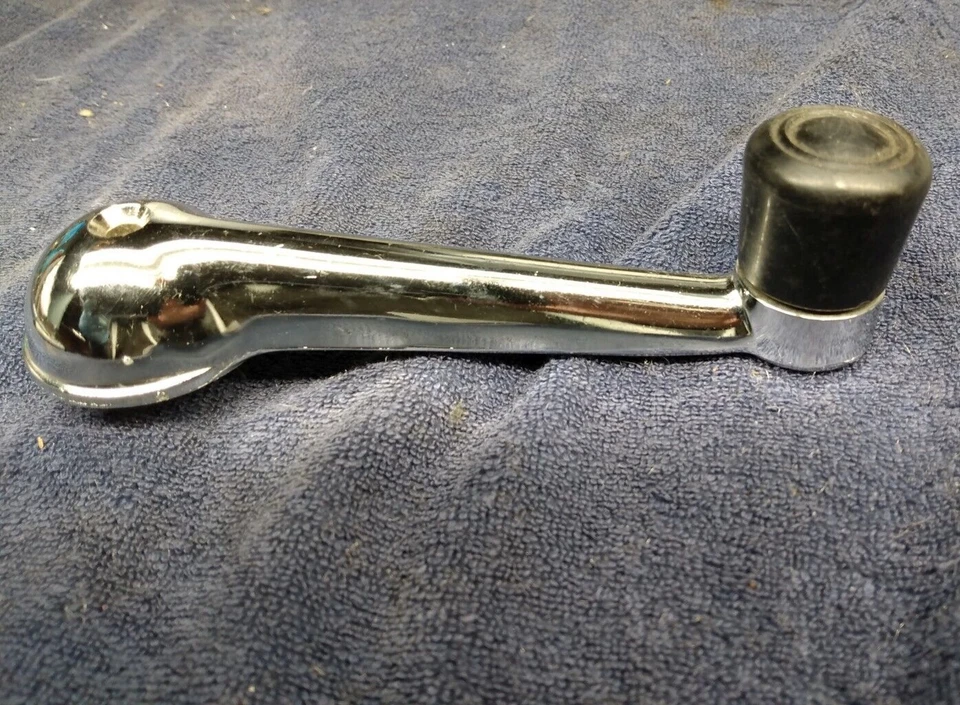 Camiones Studebaker 1949-64 cabina C ~ manivela ventana interior ~ 652204 Foto 3 de 4