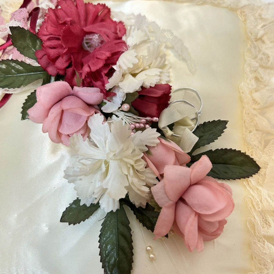 Anillo de boda vintage barra almohada satinado encaje imitación floral 12 x 12" Foto 3 de 4