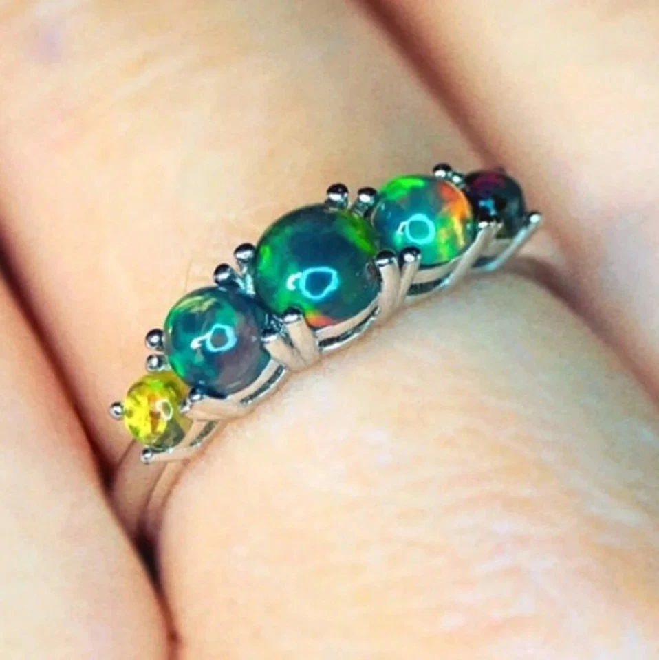 Anillo de compromiso de ópalo negro natural anillo de ópalo negro anillo redondo banda de ópalo de fuego Foto 4 de 4