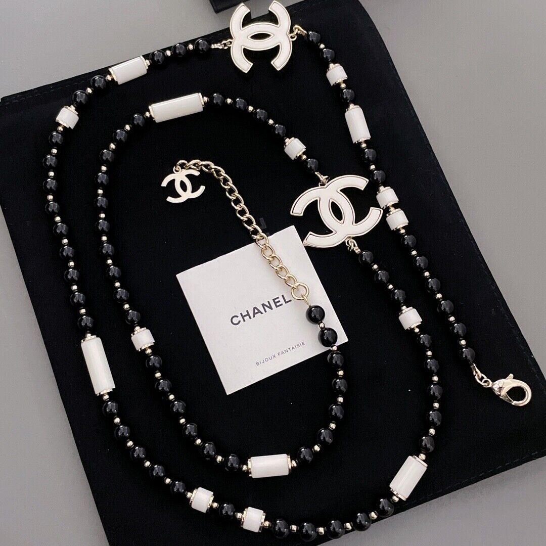 Long Necklace Chanel Neck Chain ?CHANEL Black Agate Pearl White