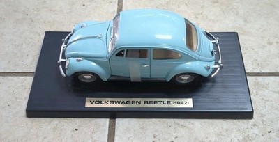 Road Legends 1/18 Scale 1967 Volkswagen Beetle No. 92078 Rare
