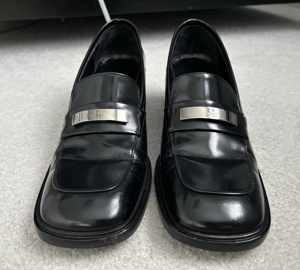 Mocasín Gucci Cuero Negro Tacón Bloque Con Metal Plateado Talla 37/US 7 B Con Caja Foto 4 de 4