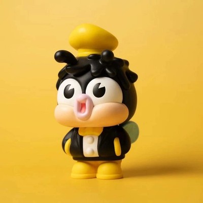 UNBOX BUMBLE BEE QTAKO Yellow Black White Ver Soft Vinyl Figure Sofubi H10CM/4in