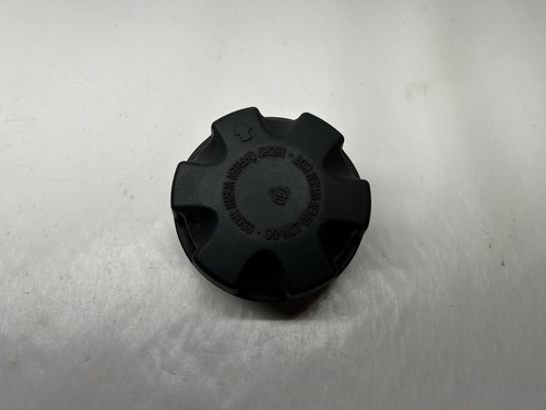 Coolant expansion tank cap