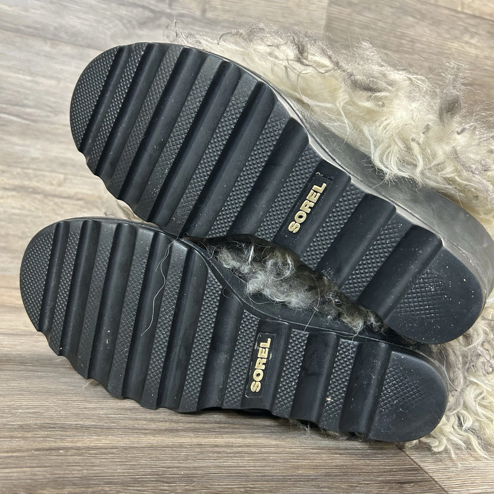 sorel wild wooly fully leather lined fluffy furry cozycore boots