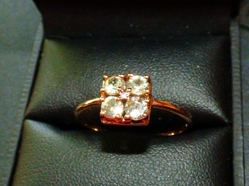 Anillo de oro rosa con circón de Ceilán raro