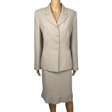 Collections for Le Suit Polyester Skirt Suit Size 8 Beige Pleated Lined 2PC