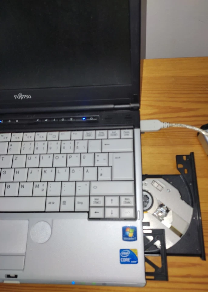 Fujitsu Lifebook S760 Notebook i5 8GB RAM 256GB SSD Win10 Top auch der Akku 1a - Bild 3 von 4