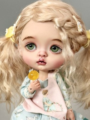BLYTHE DOLL , QBABY , CUSTOM , OOAK 1/6 , BJD, 25cm ,großer  Kopf,Unikat