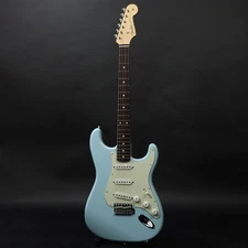 Fender FSR Collection Made In Japan Traditional 60s Stratocaster Daphne Blue