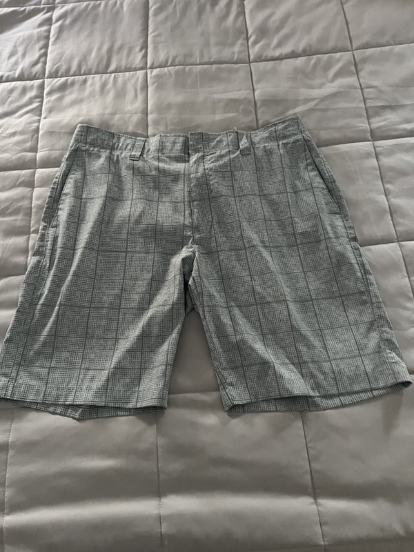 Callaway Shorts Mens Waist Size 38 Gray Plaid Casual Golf Flat Front Chino