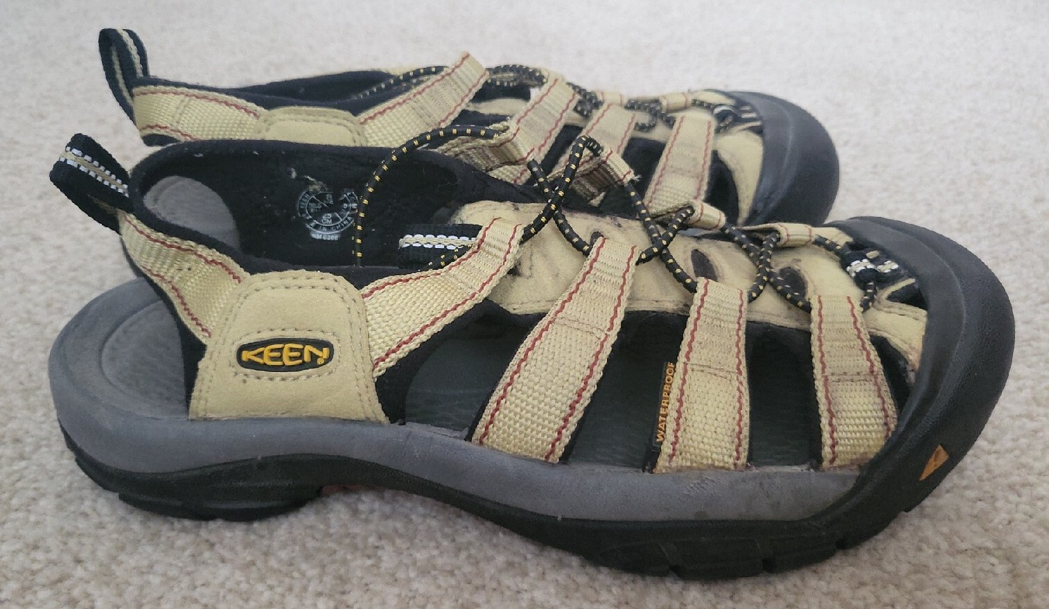 Sandalo da passeggio verde lavabile da uomo Keen Newport taglia 8 escursionismo all'aperto SM 0308