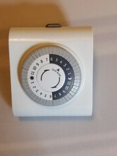GE 24-Hour Heavy Duty Indoor Plug-in Mechanical Timer