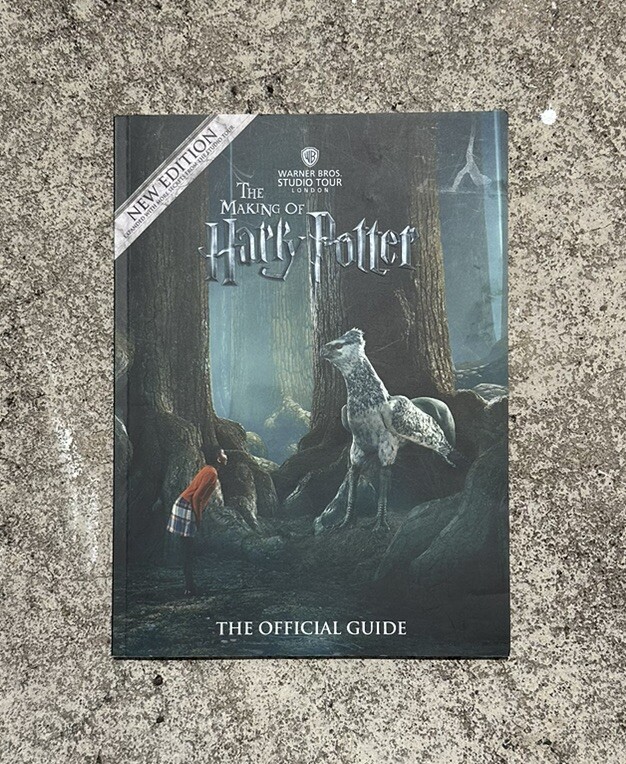 洋書 The Making of Harry Potter OfficialGuide Warner Bros The Making of Harry Potter Studio Tour London