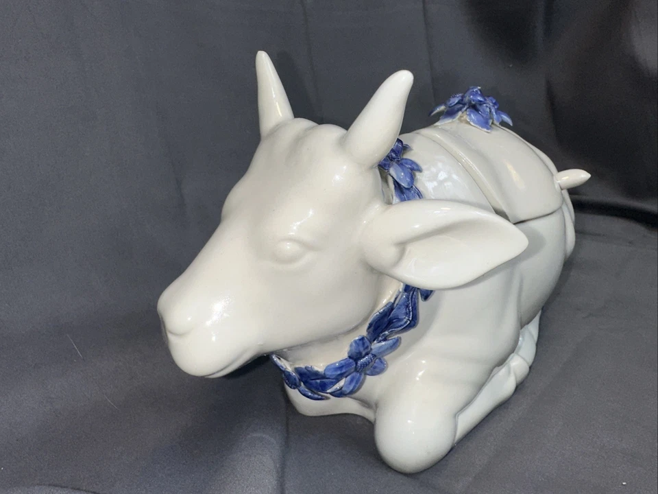 Vintage Italy Bull Shaped Covered Soup Tureen with Ladle 11" X 5.5" X 4" **READ - Image 2 of 4