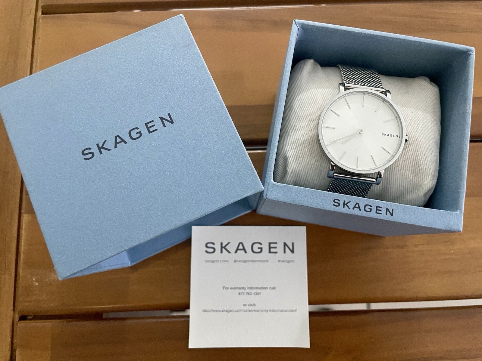 Наручные часы Skagen Quartz Analog Wristwatch