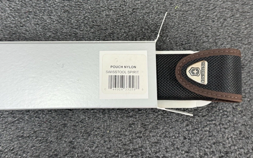 Bolsa de nailon Victorinox diseñada solo para Swiss Spirit & Spirit X, sin herramienta Foto 3 de 4