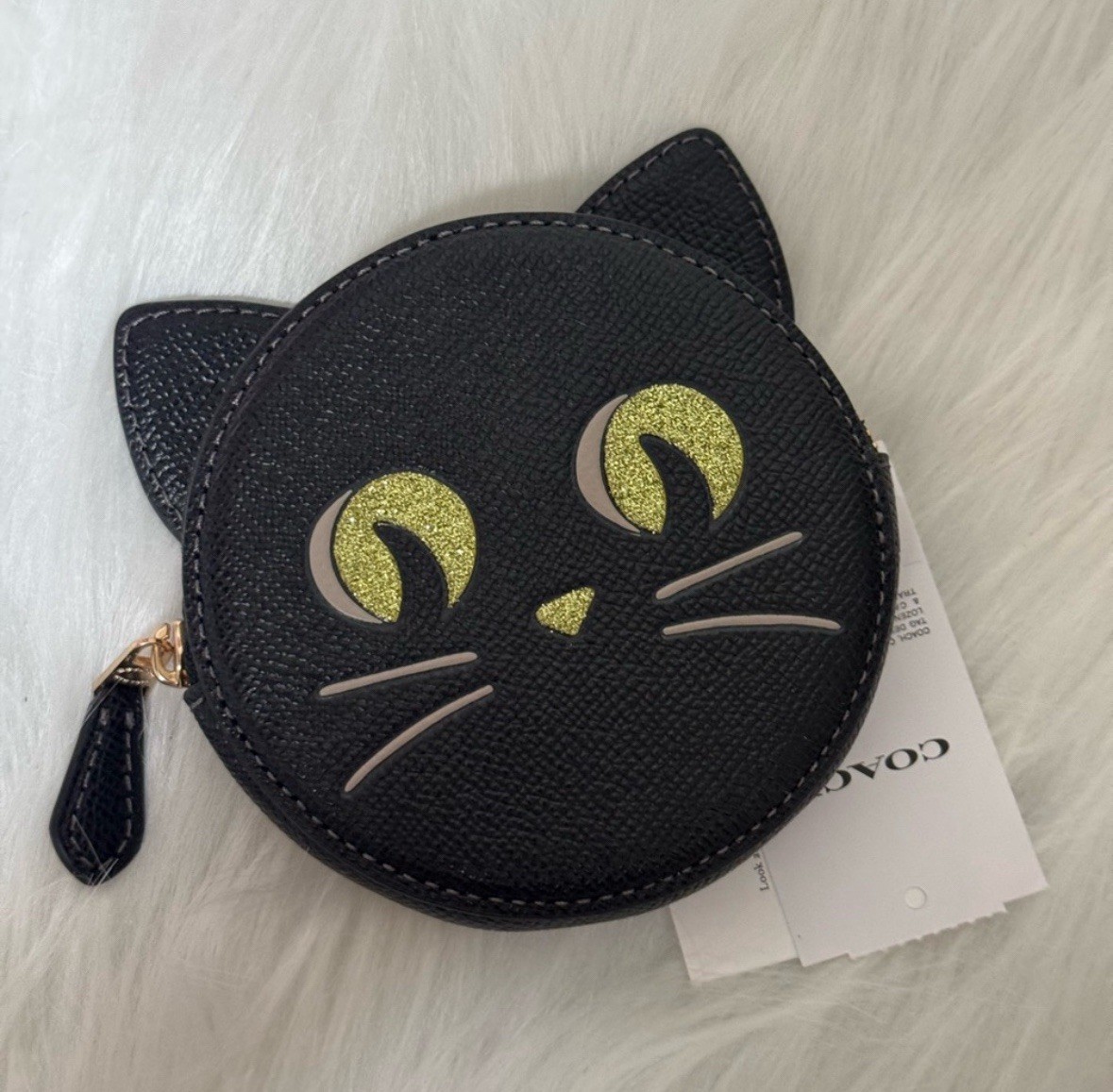 【COACH】コーチ新品ケース猫ちゃん 猫ちゃん柄に癒される♪】COACH（コーチ）より スマホショルダーが入荷
