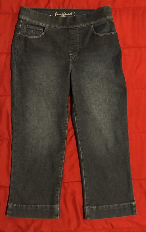 Gloria Vanderbilt Women’s Cropped Slimming Blue Denim Jeans Petite Solid