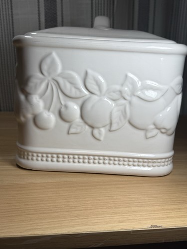 Portugal Vintage Ceramics Glazed Bread Box with Lid Embossed Fruit Design Read - Picture 3 of 10