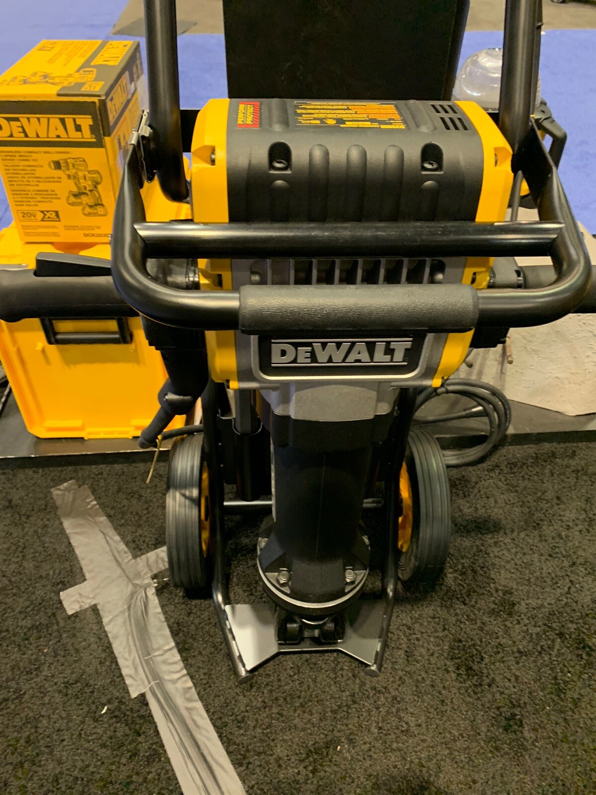 DEWALT Open Box New D25980K Heavy Duty Breaker With Cart 3 chisel Jack