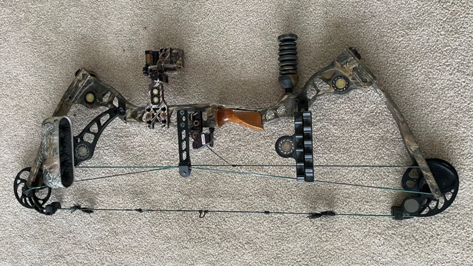 Matthew’s Legacy Compound Bow L@@k - Image 2 of 4