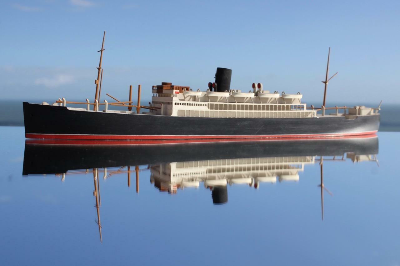 Bassett Lowke Anchor Line MV Circassia 10 Inch 1:50 Scale Model Ship