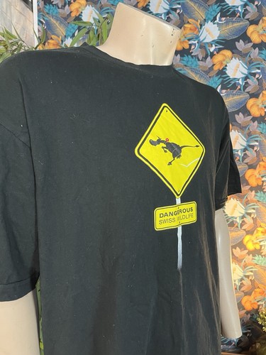 Clique DANGEROUS SWISS WILDLIFE Short Sleeve Crew T Shirt Size XL Black Funny - Picture 8 of 8