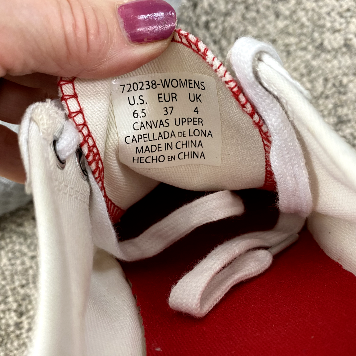Levis Shoes Womens 6.5 White Canvas Red Trim Low Top Tie