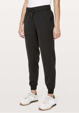 Lululemon  On The Fly  Black Jogger Luxtreme MR Four Way Stretch Size 2