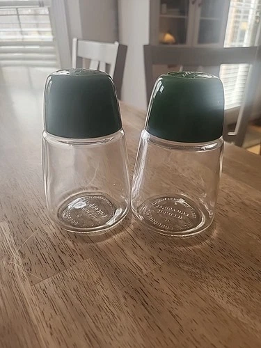 Vintage 1960's Federal Housewares glass salt and pepper shakers, Chicago IL