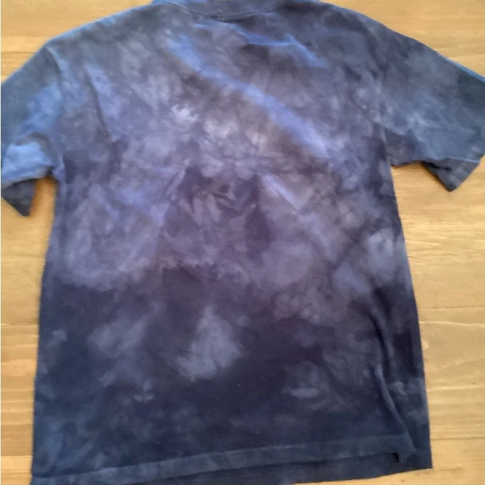 CAMISETA THE MOUNTAIN YOUTH GRANDE AZUL TIE DYE TIBURÓN MANGA CORTA ALGODÓN Foto 2 de 4
