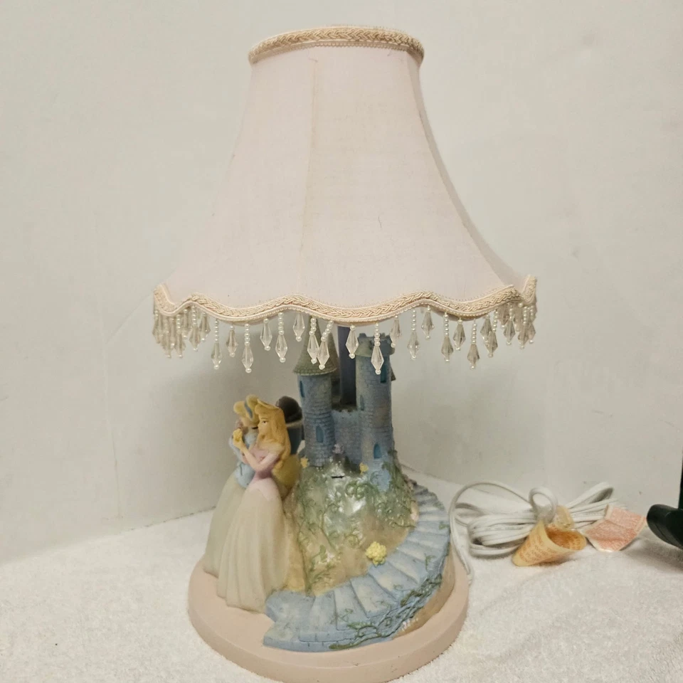 Vintage Disney Hampton Bay Princess Table Lamp Cinderella-Aurora-Snow White - Image 3 of 4
