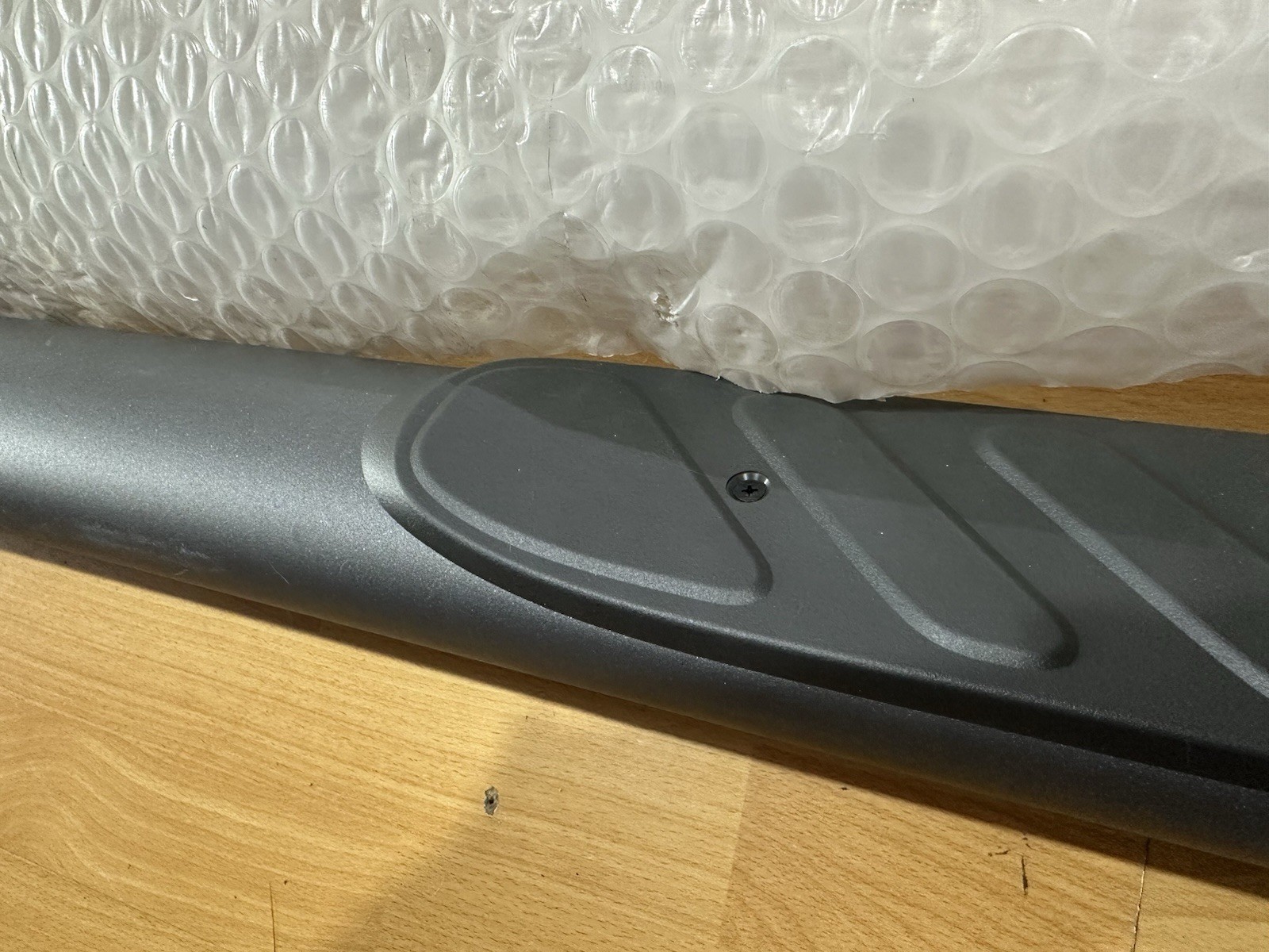 Genuine NIssan Navara D40 Driver Side Step/ Running board 2005-2015 96100EB10A image 3