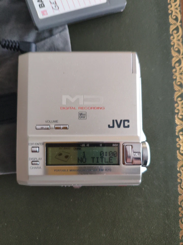 JVC  XM R70 Minidisc Portable Player Good Workin - Image 4 of 4