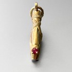 14k Yellow Gold Ballet Slipper w Spinel Vintage Charm 3.1g — photo 3