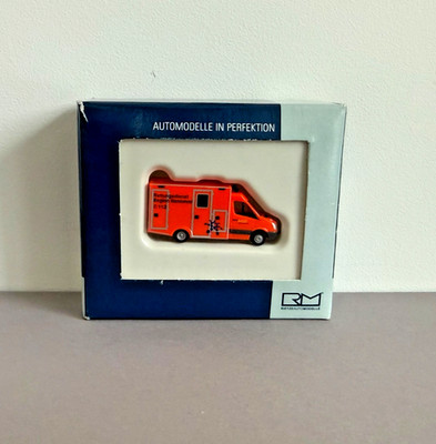 Rietze 16174 Spur N WAS RTW  Krankenwagen Rettungswagen Feuerwehr Mercedes