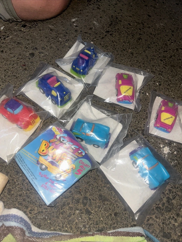 Lote de 40 juguetes de cadena rápidos de colección aleatorios - todos sellados - Burger King, etc. Foto 2 de 4