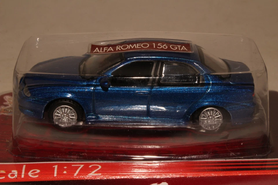 Yat Ming Road Legends Alfa Romeo 156 GTA, azul escala 1:72 Foto 2 de 4