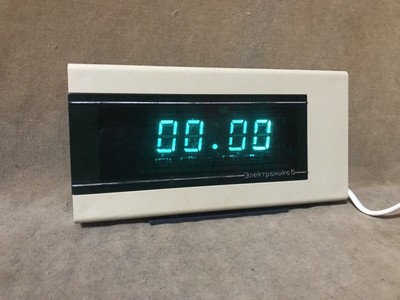 Horloge électronique Vintage Soviétique - Modèle Workers, URSS Original, Années 70-80 - Fonctionnelle, Pièce De Collection