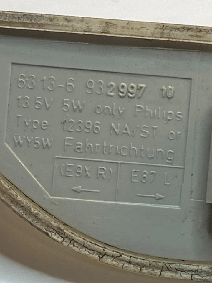 宝马 06-15 E90 E92 E82 E84 右乘客侧旋转信号灯挡泥板 — 第 2/3 张图片