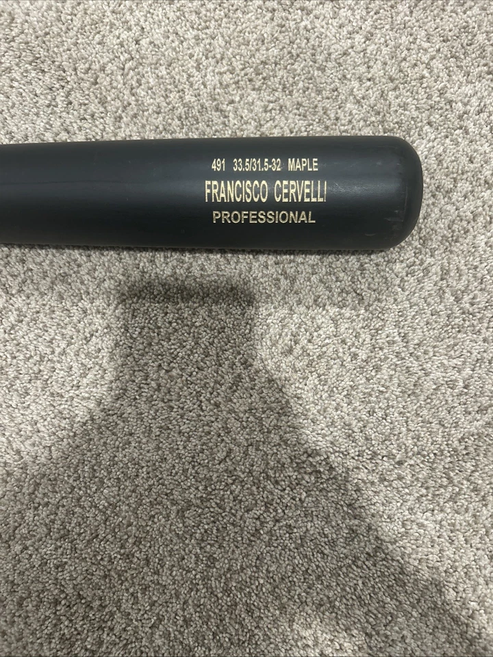 MLB GAME OFFICIAL Bats Belonging to Francisco Cervelli - Imagem 2 de 4