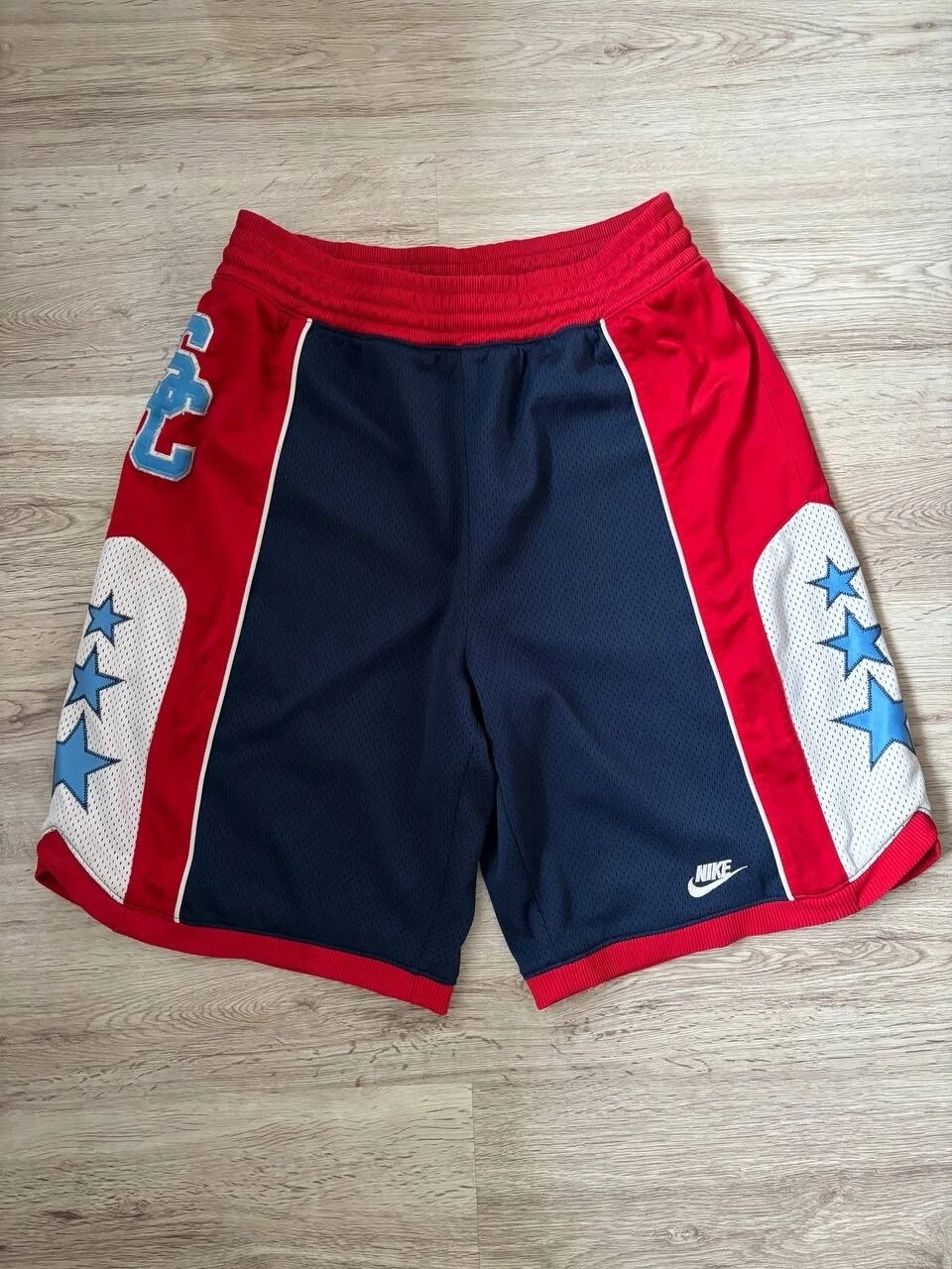 Short Nike supreme court vintage L