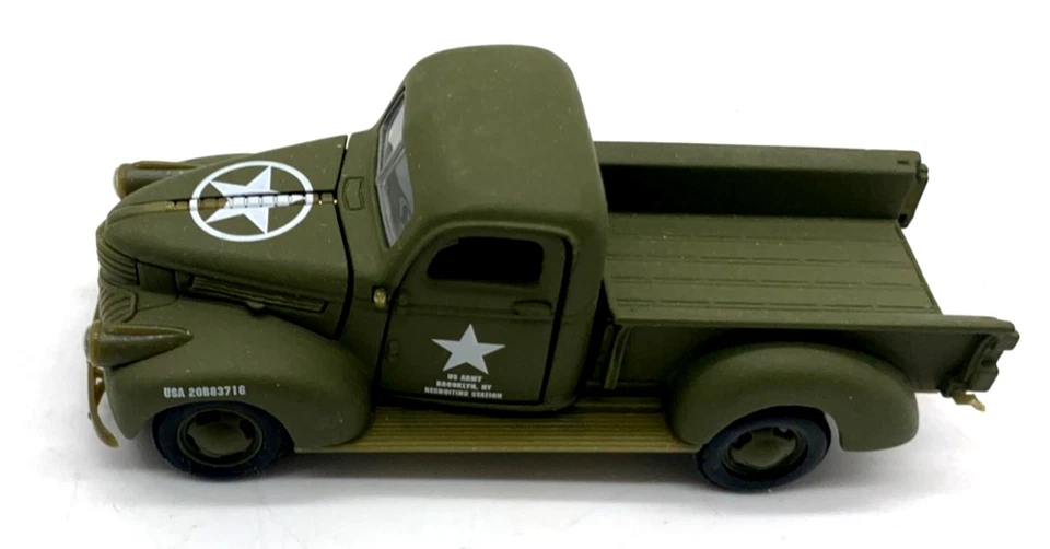 GEARBOX 1941 Military Chevrolet Pickup Truck Die-Cast & Plastic 1/43 - Image 2 of 4