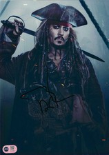 JOHNNY DEPP SIGNED PIRATES OF THE CARIBBEAN 12X8 PHOTO (ACG CERT AG18807)
