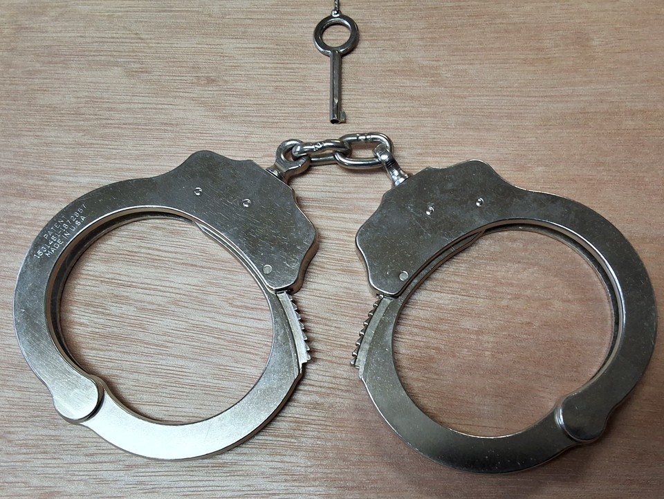 Peerless Model 700 Chain Link Handcuffs with key | eBay