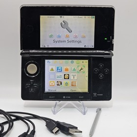 Nintendo 3DS Handheld System - Cosmo Black with Charger and Stylus Very good
