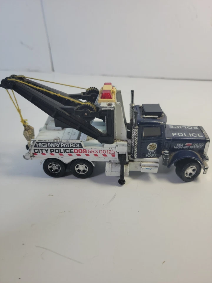 Vintage 1978 Matchbox Super Kings City Police Patrol Peterbilt Tow Truck  - Image 4 of 4
