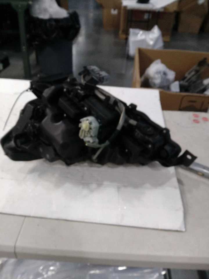 Conjunto de faros derechos usados se adapta a: Lexus IS250 2015 xenón HID grado derecho B Foto 4 de 4